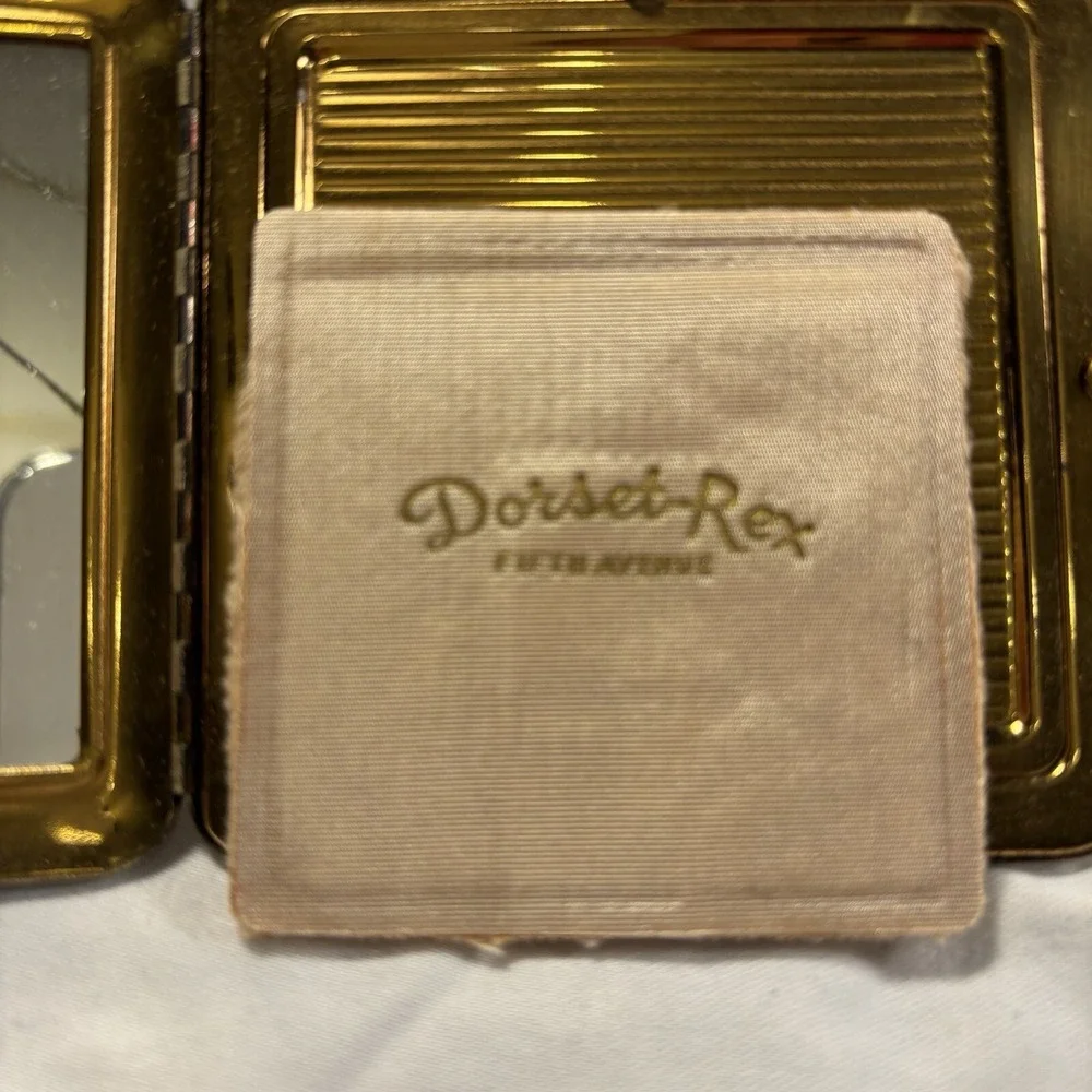 Vintage Dorset-Rex Fifth Avenue Gold Tone Powder Compact - Empty Cracked Mirror